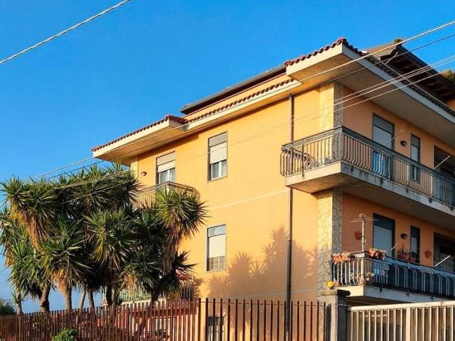 Appartamento in vendita a Villaggio Le Ginestre, Belpasso