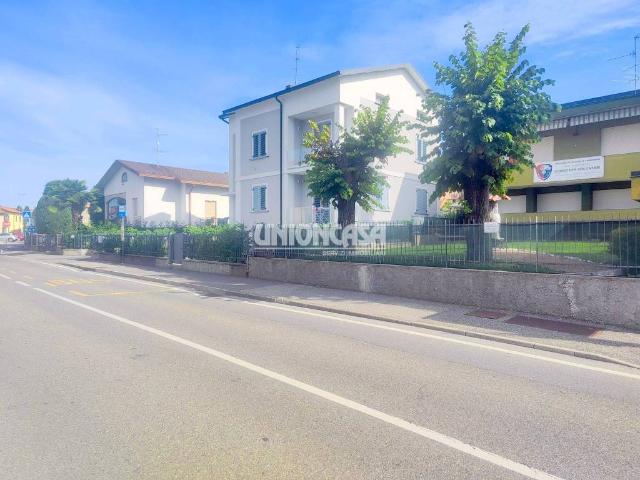 Villa Indipendente in vendita a Beregazzo, Beregazzo Con Figliaro