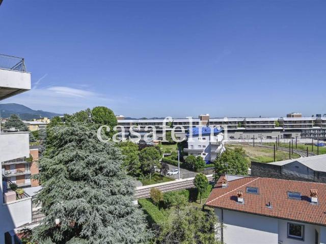 Appartamento in vendita a Bergamo, Lombardia