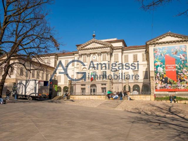 Appartamento in vendita a Bergamo, Lombardia