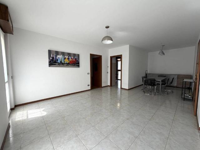 Appartamento in vendita a Bergamo, Lombardia