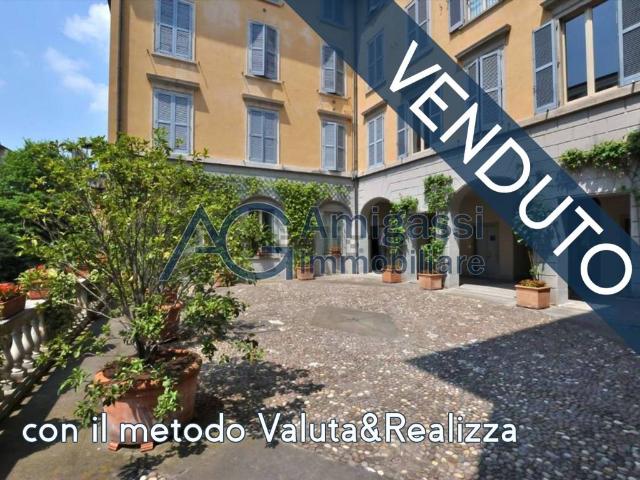 Appartamento in vendita a Città Alta, Bergamo