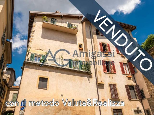 Appartamento in vendita a Città Alta, Bergamo