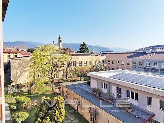 Appartamento in vendita a Bergamo, Lombardia