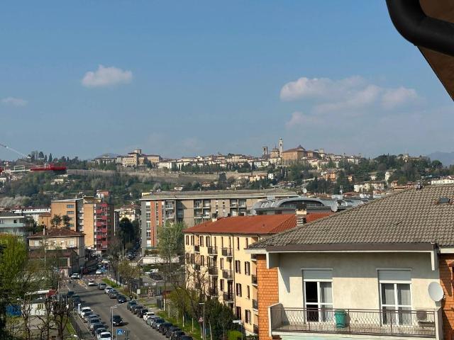 Attico in vendita a Loreto, Bergamo