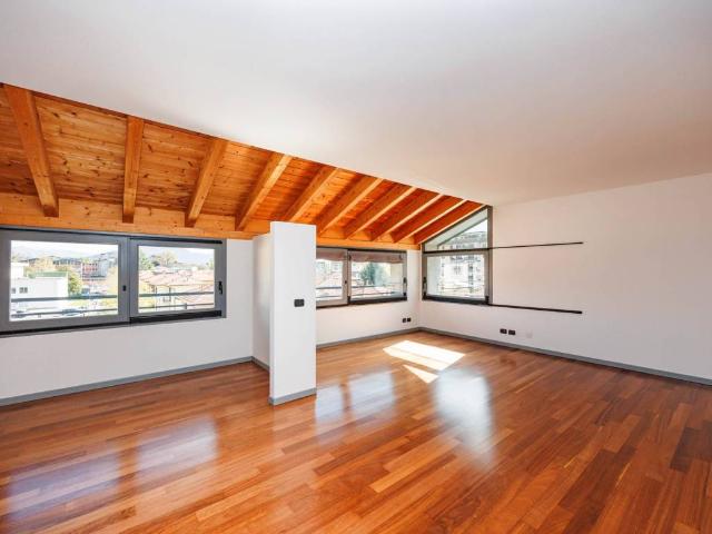 Appartamento in vendita a Bergamo, Lombardia