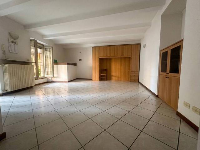 Appartamento in vendita a Bergamo, Lombardia