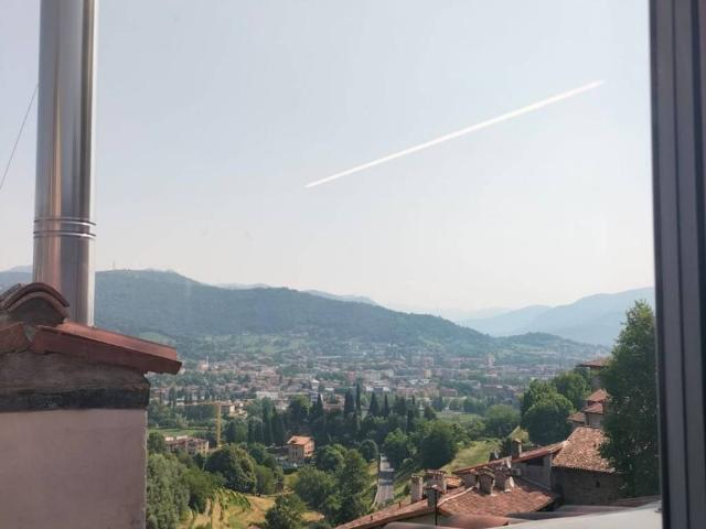 Appartamento in vendita a Città Alta, Bergamo