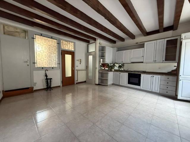 Appartamento in vendita a Città Alta, Bergamo