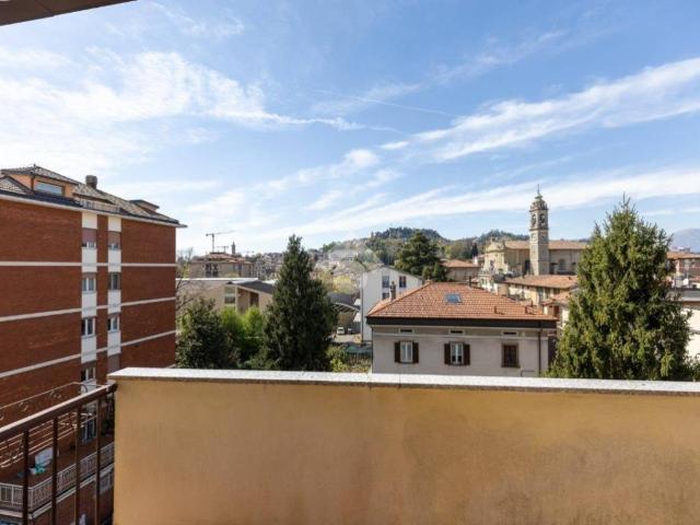 Appartamento in vendita a Bergamo, Lombardia