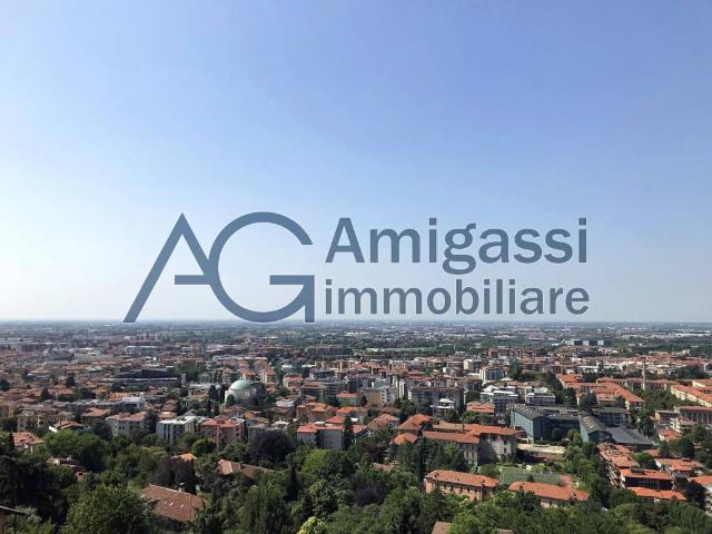 Appartamento in vendita a Bergamo, Lombardia