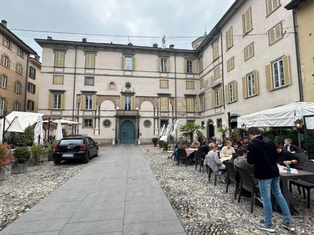 Appartamento in vendita a Città Alta, Bergamo