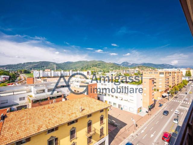 Appartamento in vendita a Bergamo, Lombardia