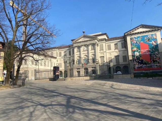 Appartamento in vendita a Bergamo, Lombardia