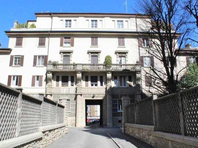 Appartamento in vendita a Loreto, Bergamo