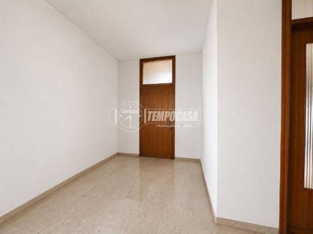 Appartamento in vendita a Bergamo, Lombardia