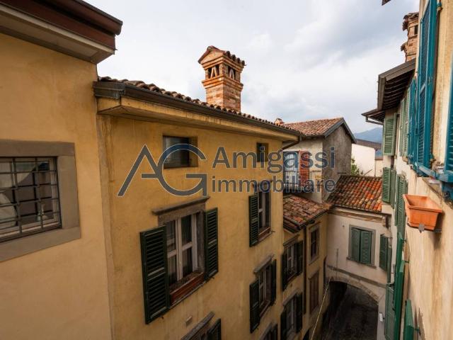 Appartamento in vendita a Città Alta, Bergamo