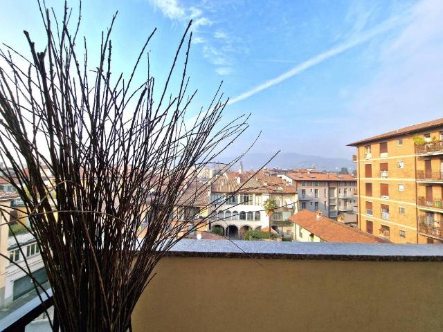 Appartamento in vendita a Bergamo, Lombardia