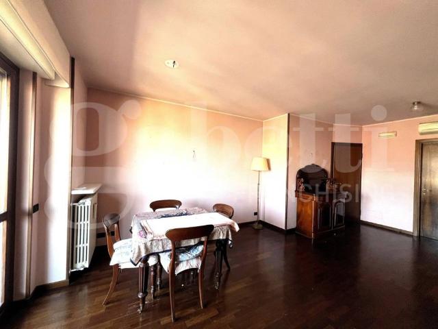 Appartamento in vendita a Bergamo, Lombardia