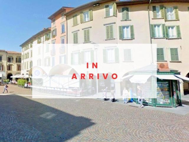 Appartamento in vendita a Città Alta, Bergamo