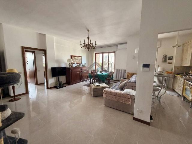 Appartamento in vendita a Bergamo, Lombardia