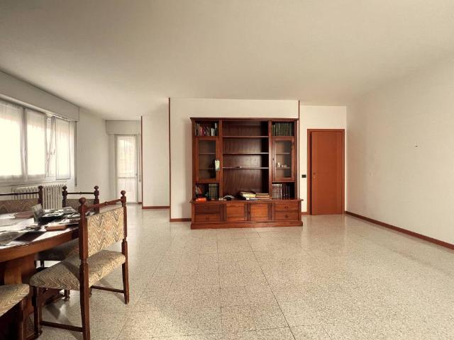 Appartamento in vendita a Bergamo, Lombardia