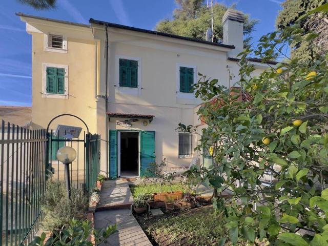 Appartamento in vendita a Custo, Bergeggi