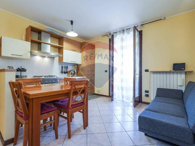 Appartamento in vendita a Bernareggio, Isola Sant'Anna