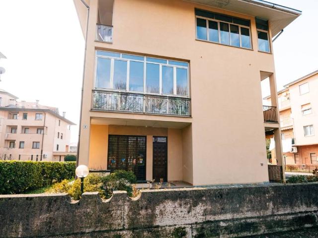 Appartamento in vendita a Villanova, Bernareggio