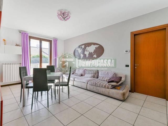 Appartamento in vendita a Villanova, Bernareggio
