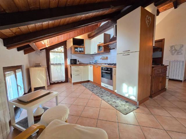 Appartamento in vendita a Bernareggio, Lombardia