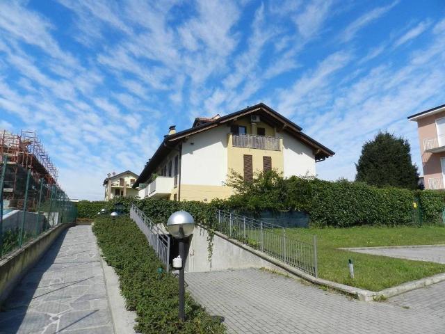 Appartamento in vendita a Bernareggio, Lombardia