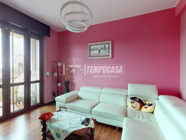 Appartamento in vendita a Besana In Brianza, Lombardia