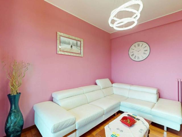Appartamento in vendita a Besana In Brianza, Lombardia