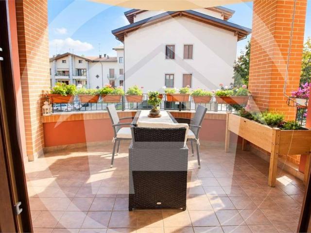Appartamento in vendita a Montesiro, Besana in Brianza