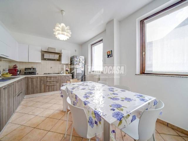 Appartamento in vendita a Geretta, Besnate