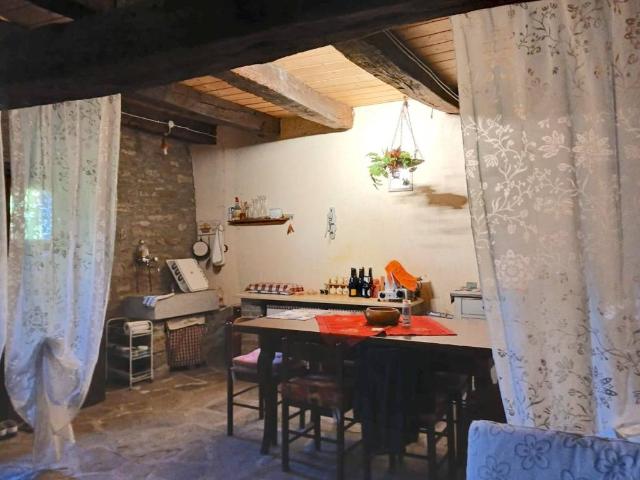 Villa Indipendente in vendita a Bettola, Reggio Emilia