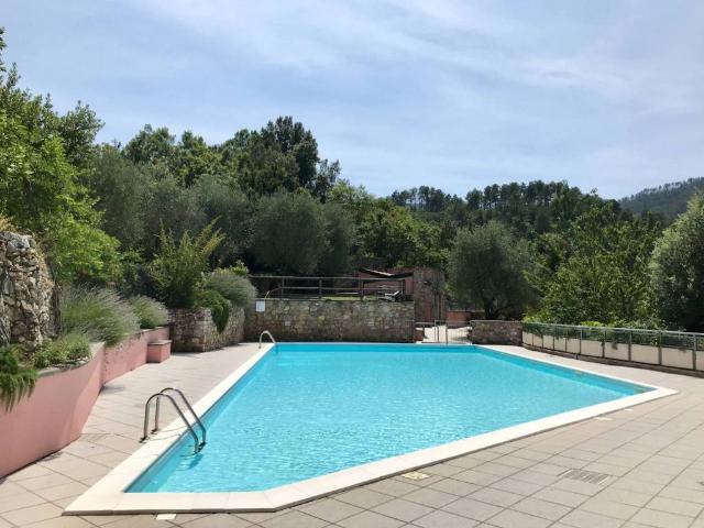 Appartamento in vendita a Beverino, Liguria