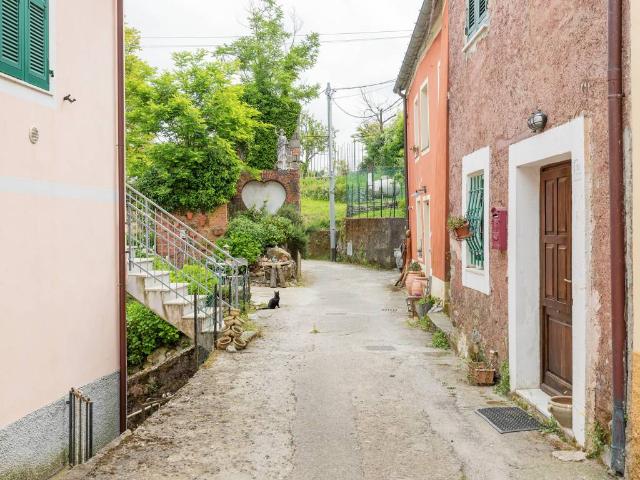 Appartamento in vendita a Beverino, Liguria