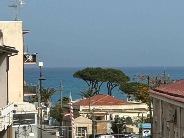 Appartamento in vendita a Calabria, Reggio Calabria