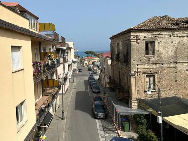 Appartamento in vendita a Calabria, Reggio Calabria