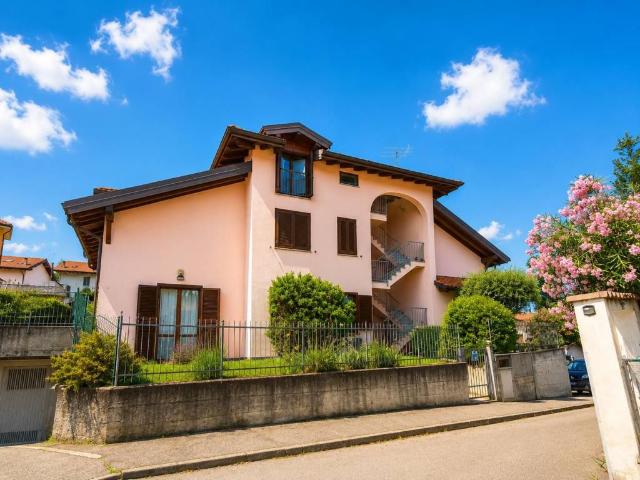 Appartamento in vendita a Biandronno, Lombardia