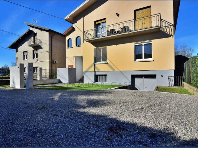 Appartamento in vendita a Biandronno, Lombardia