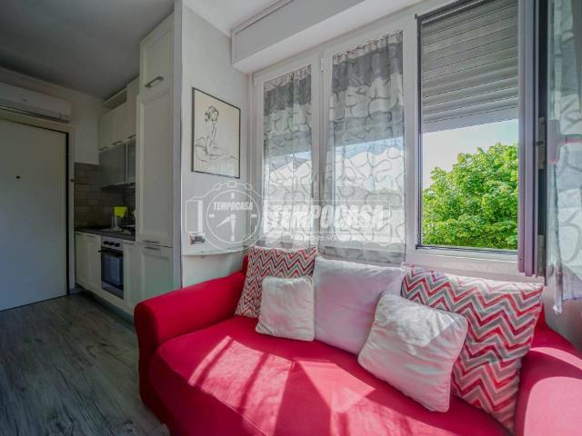 Appartamento in vendita a Biandronno, Lombardia