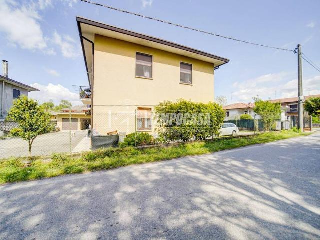 Appartamento in vendita a Biandronno, Lombardia