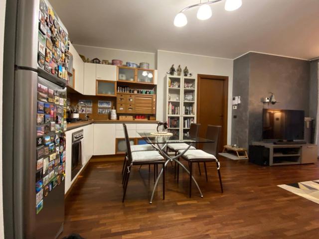 Appartamento in vendita a Biassono, Lombardia