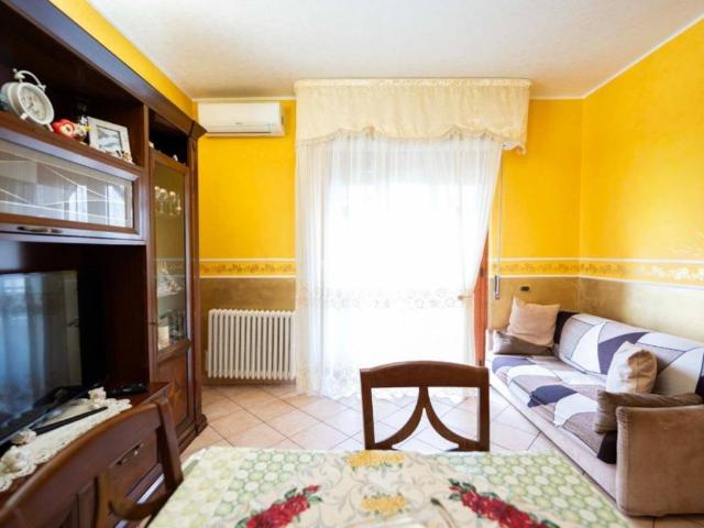 Appartamento in vendita a Biassono, Lombardia