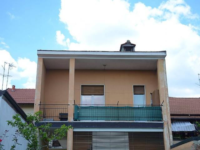 Appartamento in vendita a Biassono, Lombardia