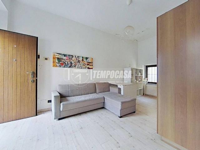 Appartamento in vendita a Biassono, Lombardia