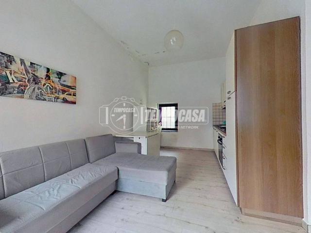 Appartamento in vendita a Biassono, Lombardia